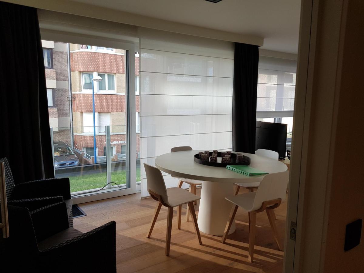 Koksijde Zeedijk La Digue 102 Appartement Met Garage - Lateraal Zeezicht Εξωτερικό φωτογραφία