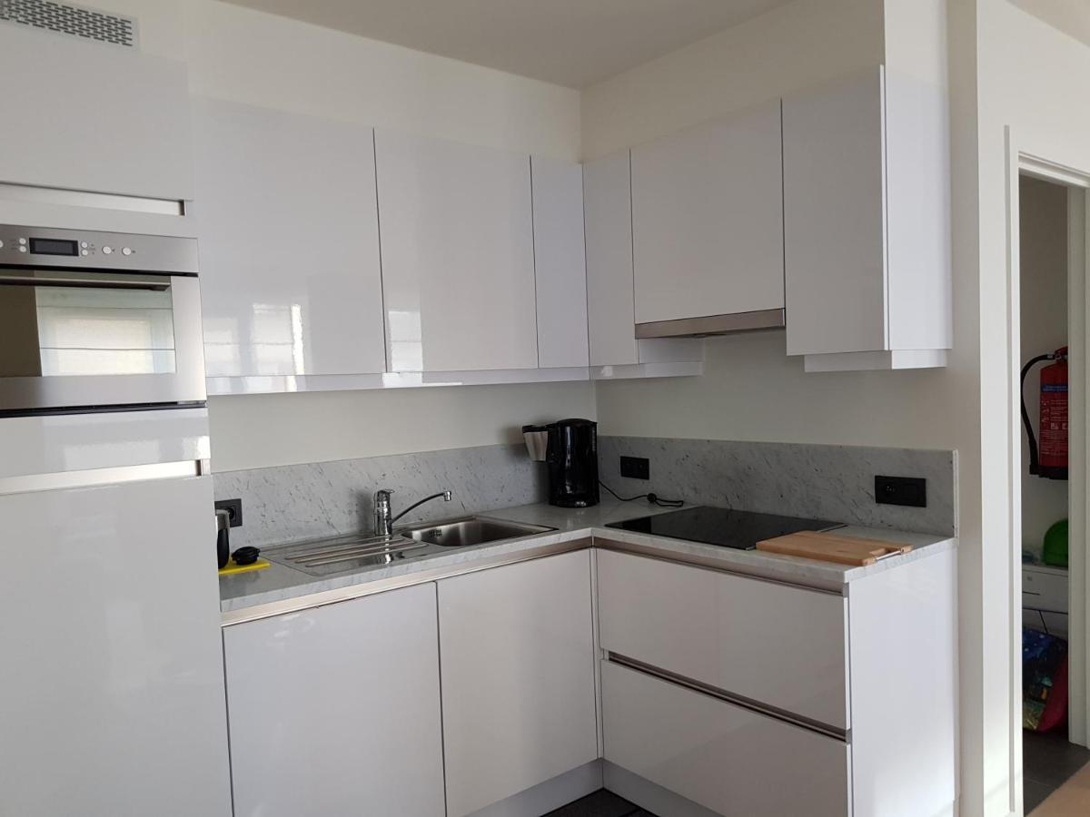 Koksijde Zeedijk La Digue 102 Appartement Met Garage - Lateraal Zeezicht Εξωτερικό φωτογραφία