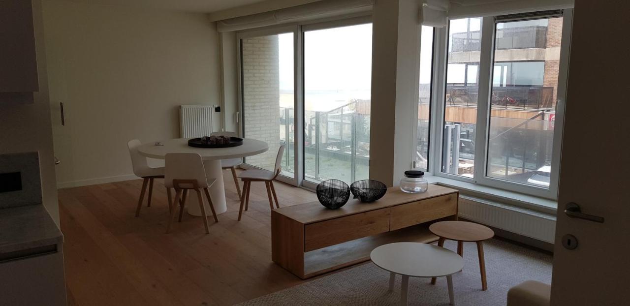 Koksijde Zeedijk La Digue 102 Appartement Met Garage - Lateraal Zeezicht Εξωτερικό φωτογραφία